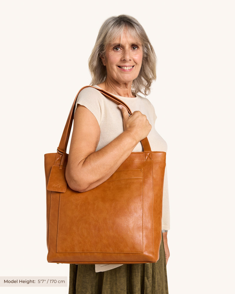 Clara Modern Chic | Stylish Tote Bag