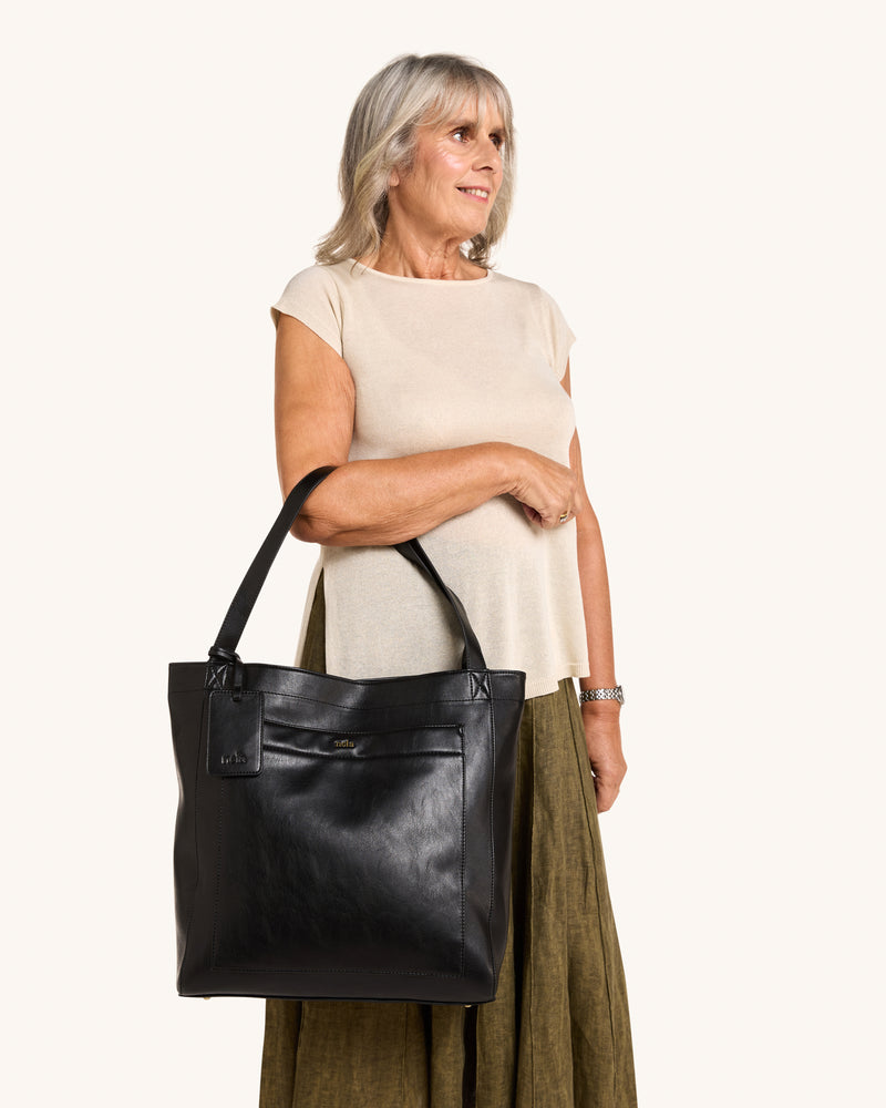 Clara Modern Chic | Stylish Tote Bag