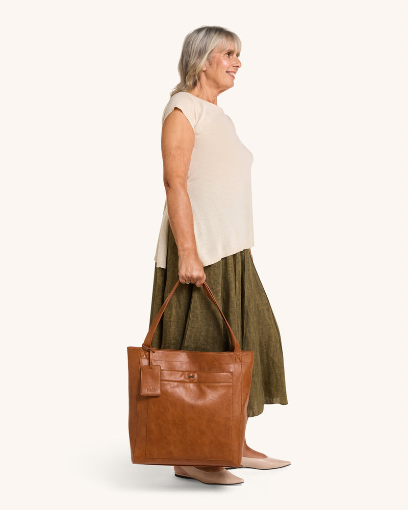Clara Modern Chic | Stylish Tote Bag