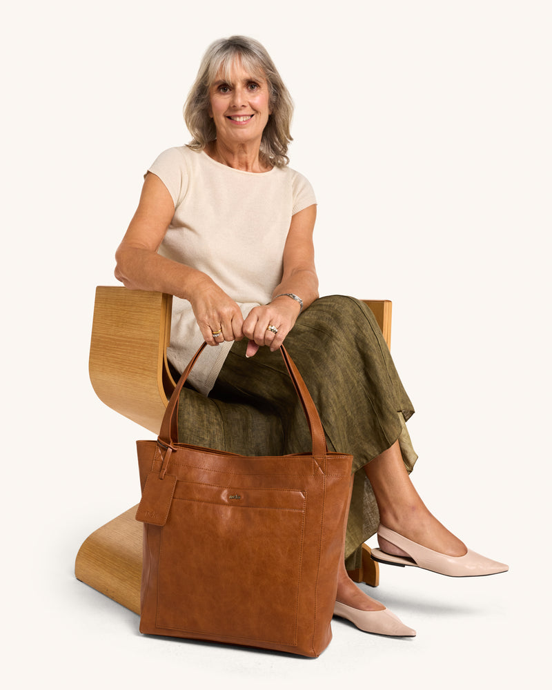 Clara Modern Chic | Stylish Tote Bag