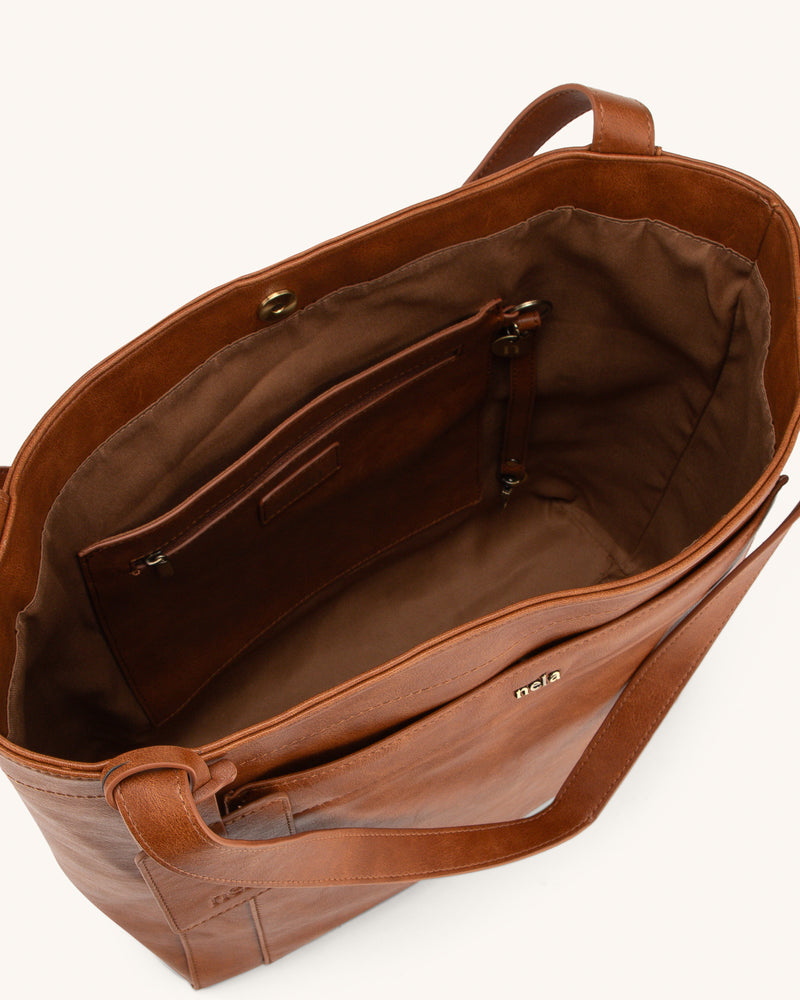 Clara Modern Chic | Stylish Tote Bag